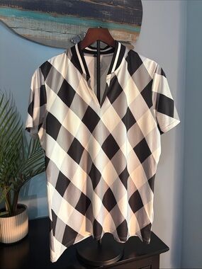 Black and White Diamond-Pattern Short Sleeve Top Performance golf shirt